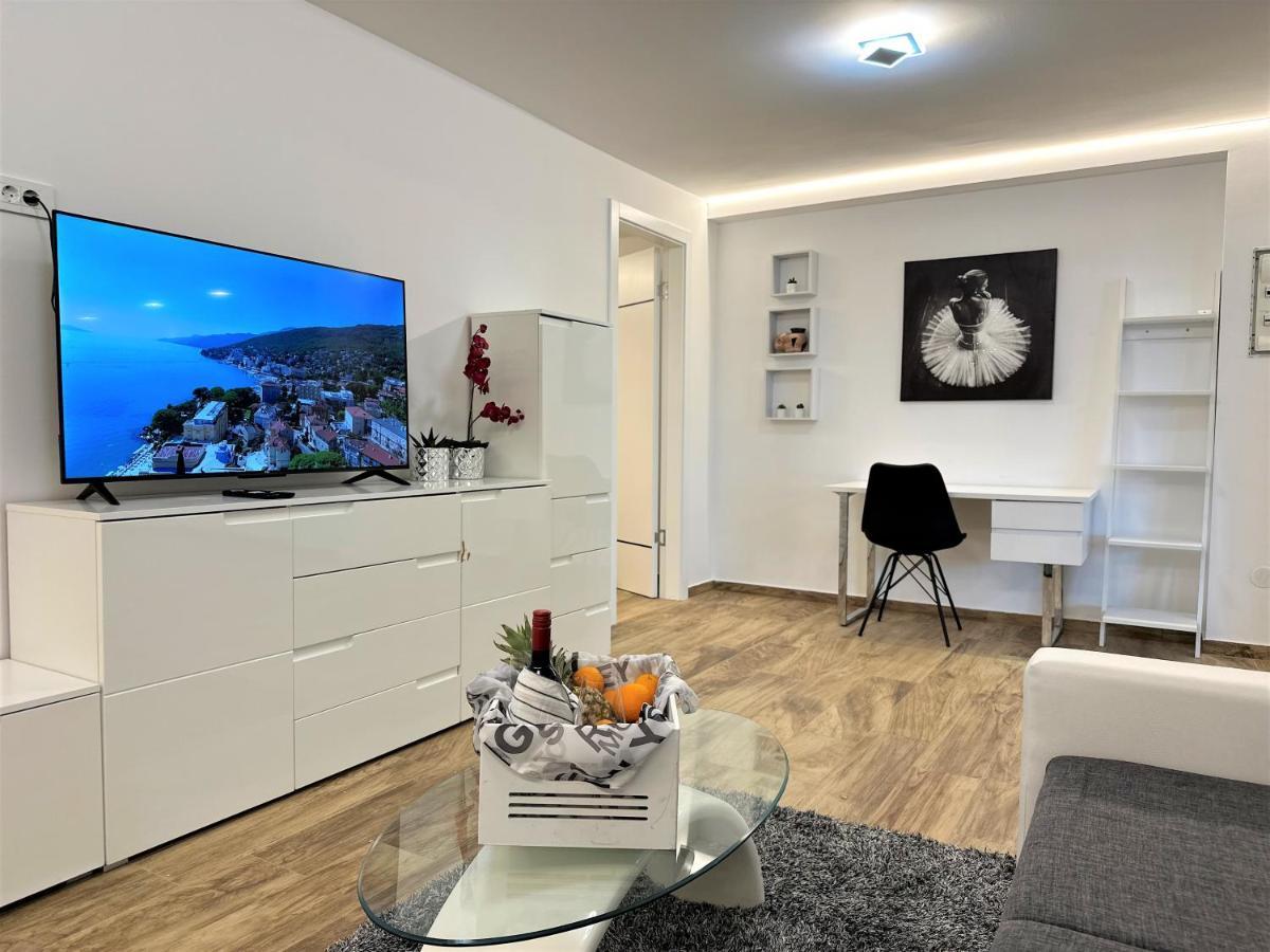 Hillside Apartment Volosko Opatija Eksteriør billede